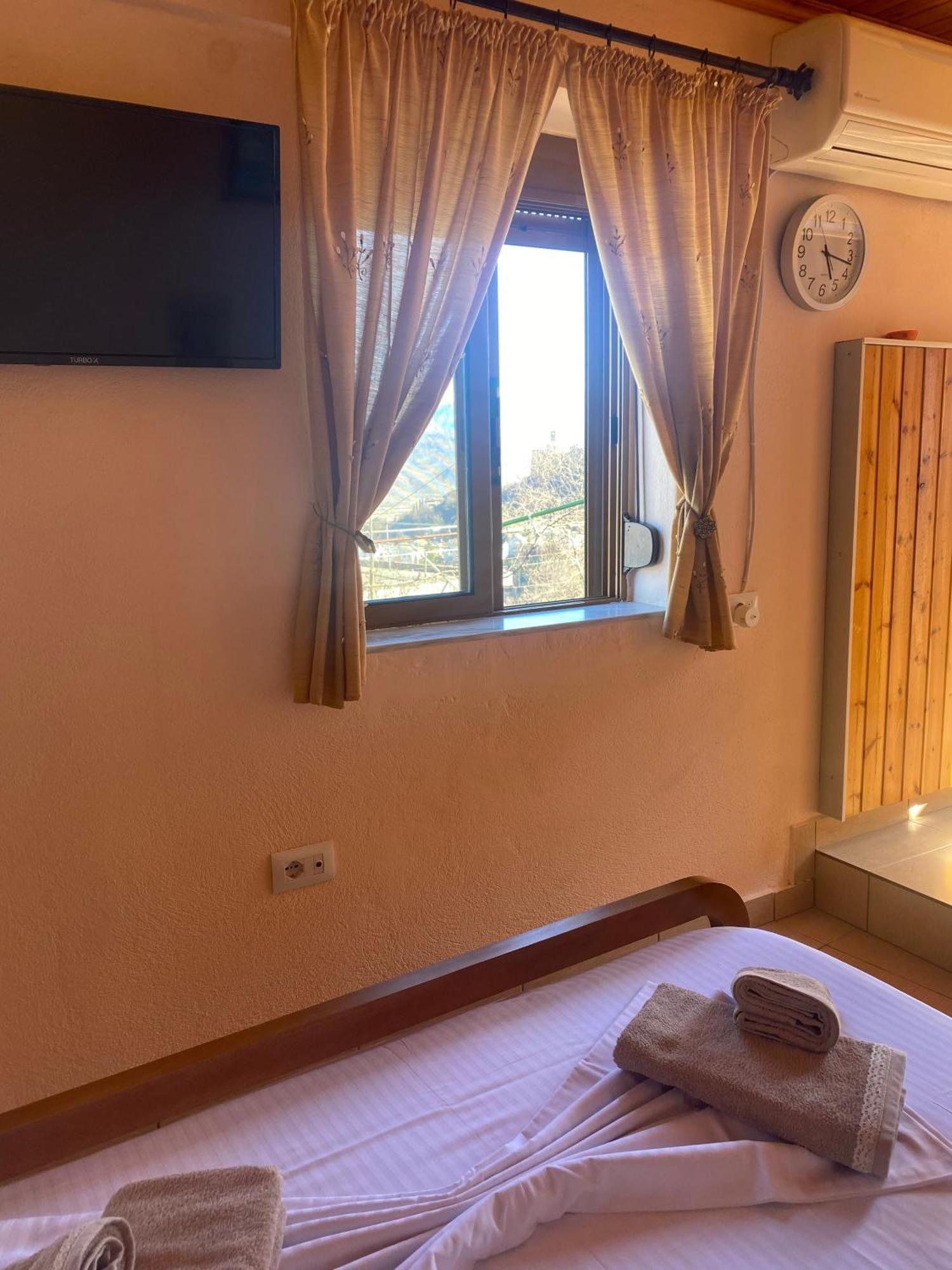 Panoramic View Guest House Gjirokastër Esterno foto