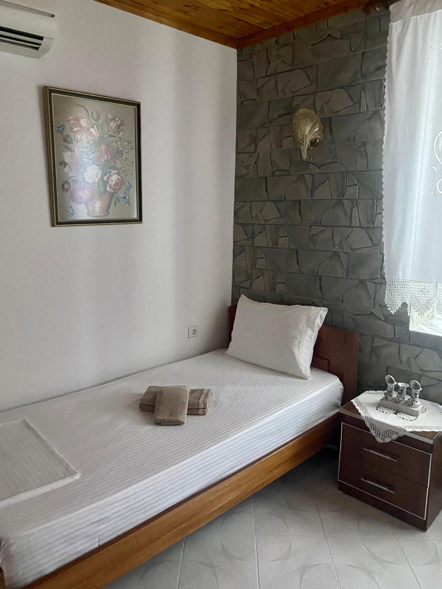 Panoramic View Guest House Gjirokastër Esterno foto