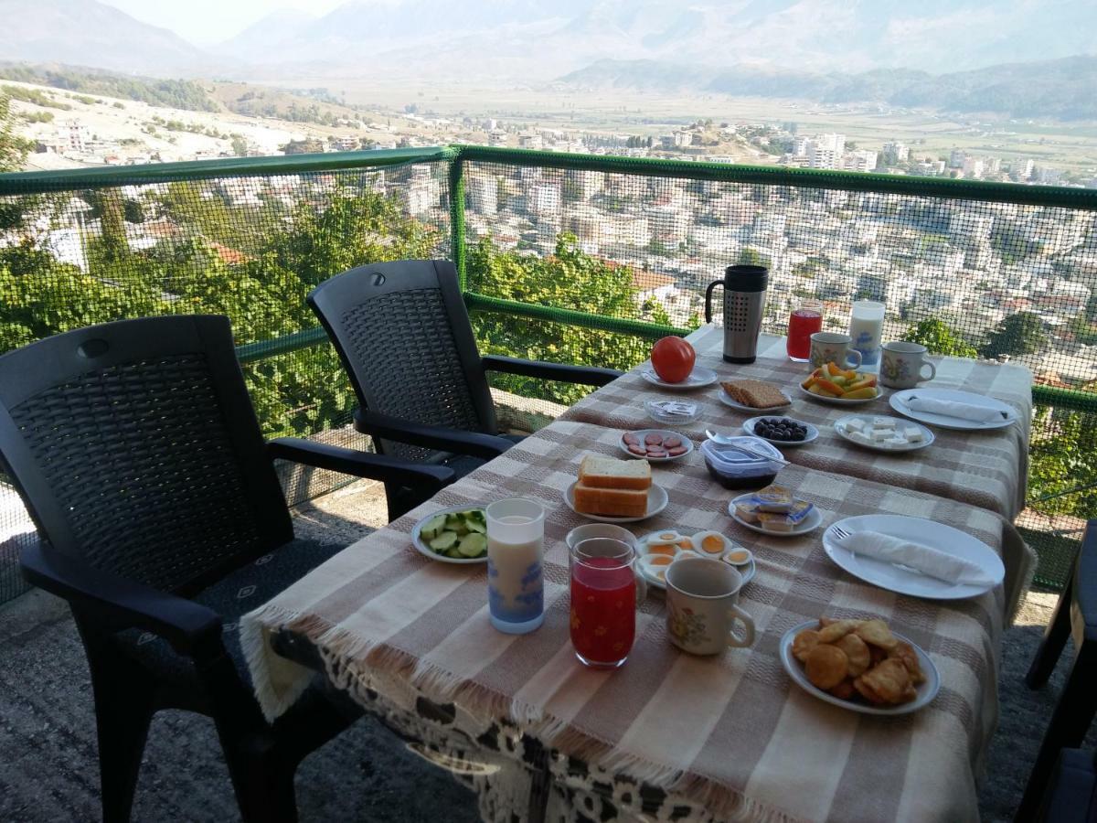 Panoramic View Guest House Gjirokastër Esterno foto